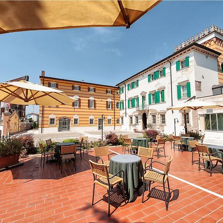 Hotel Villa Malaspina Castel d'Azzano Luaran gambar