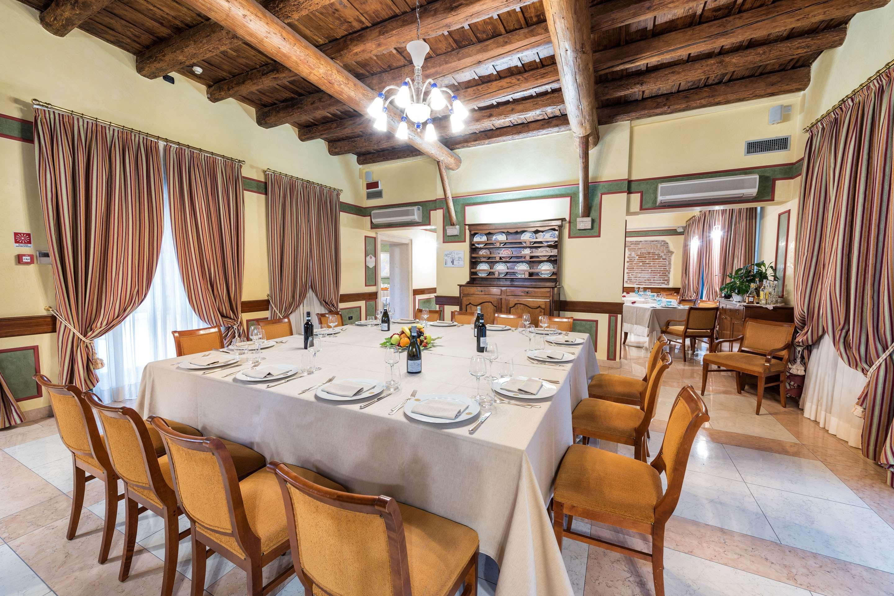 Hotel Villa Malaspina Castel d'Azzano Luaran gambar