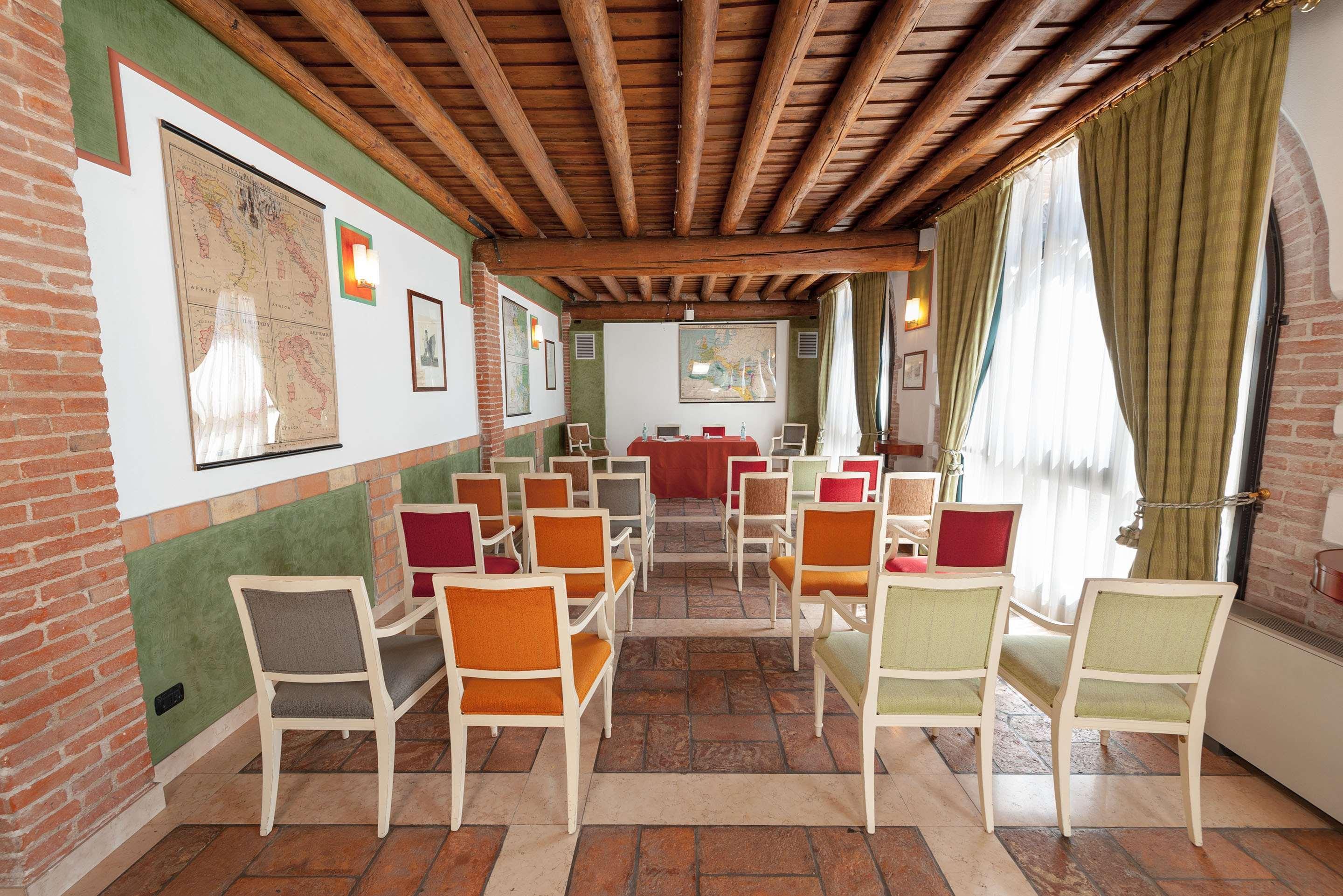 Hotel Villa Malaspina Castel d'Azzano Luaran gambar