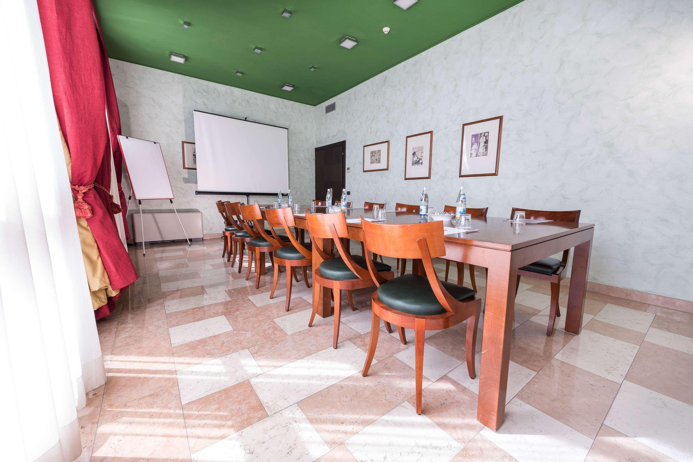 Hotel Villa Malaspina Castel d'Azzano Luaran gambar
