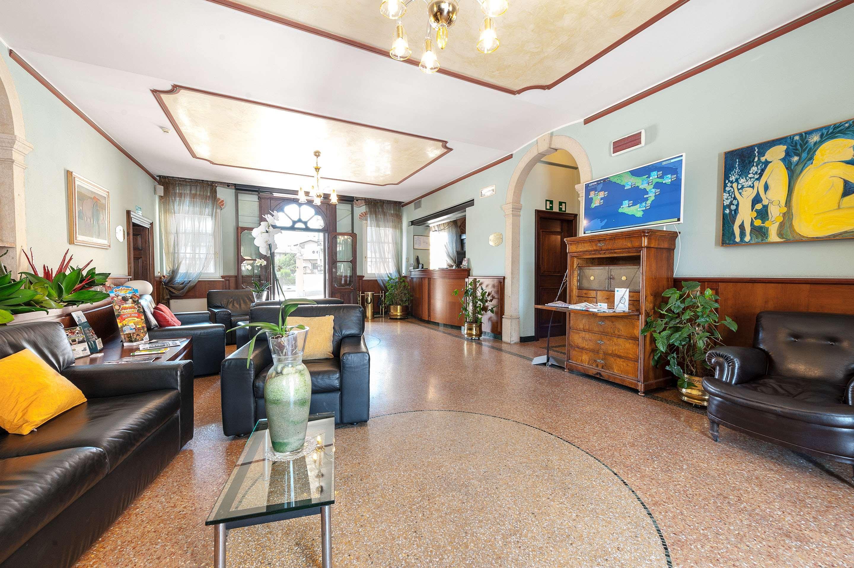 Hotel Villa Malaspina Castel d'Azzano Luaran gambar