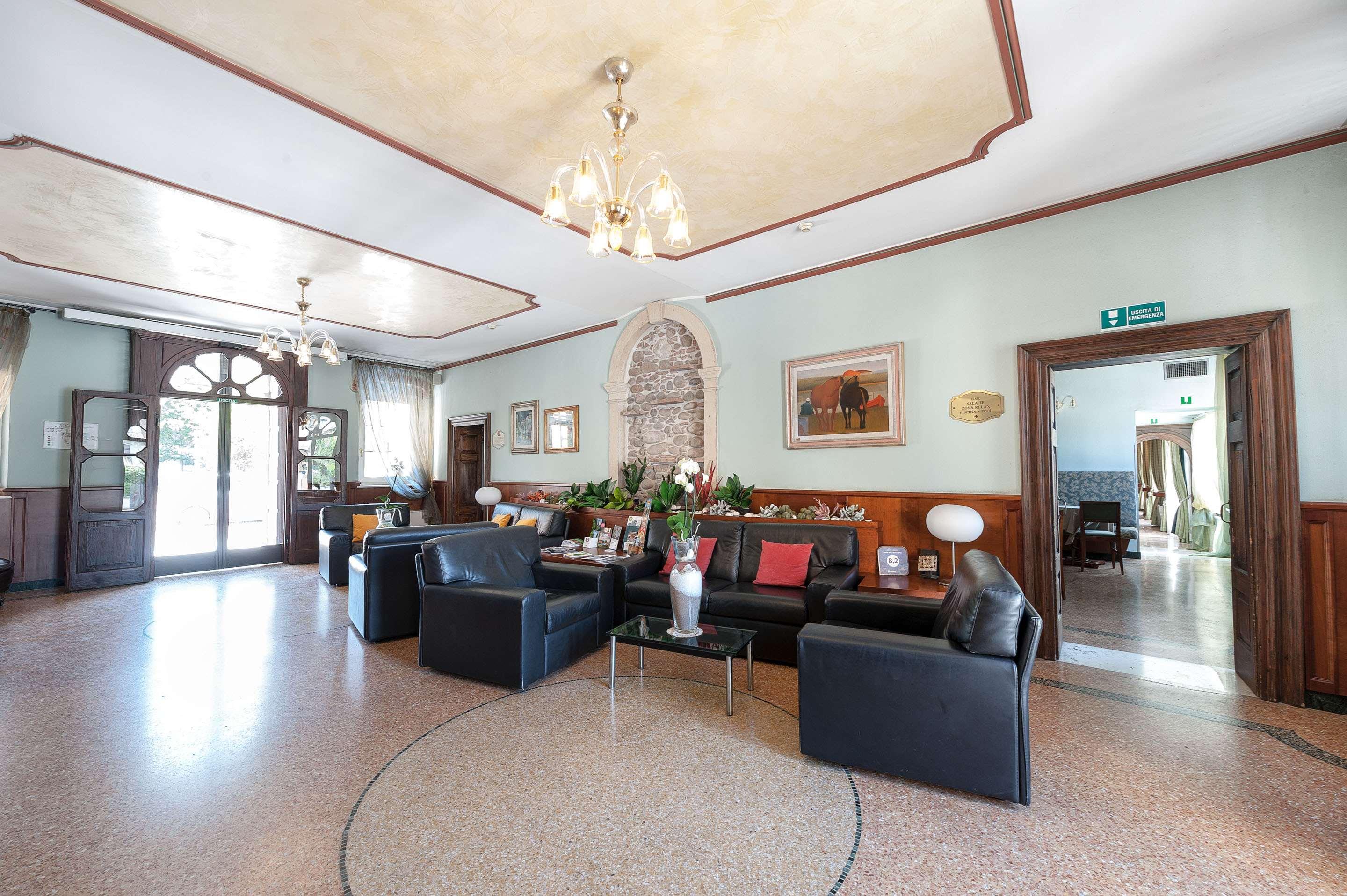 Hotel Villa Malaspina Castel d'Azzano Luaran gambar