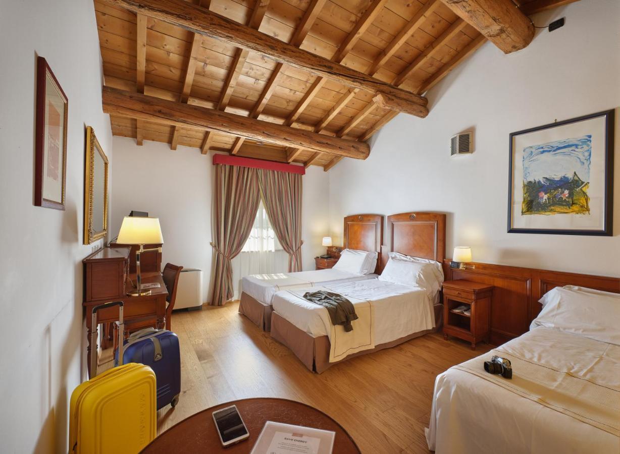 Hotel Villa Malaspina Castel d'Azzano Luaran gambar
