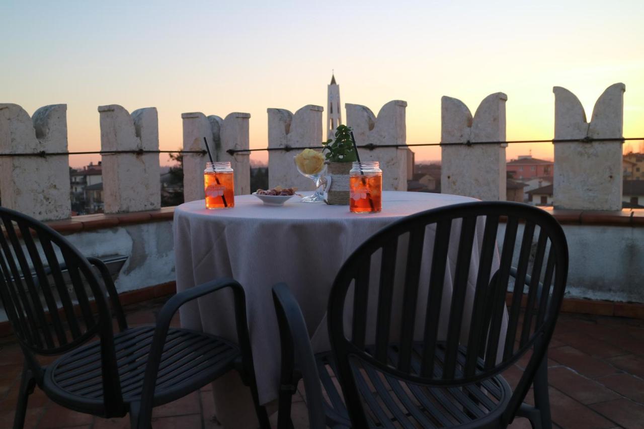 Hotel Villa Malaspina Castel d'Azzano Luaran gambar