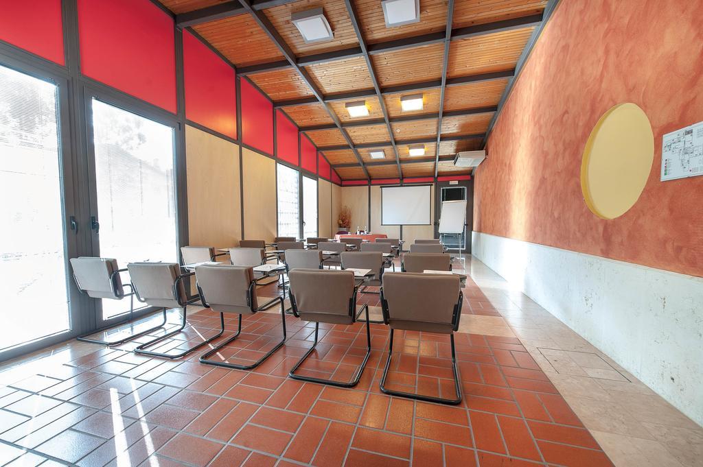 Hotel Villa Malaspina Castel d'Azzano Luaran gambar