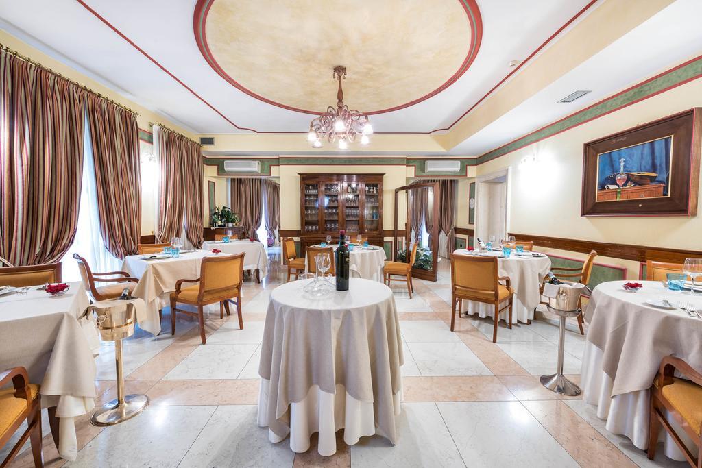 Hotel Villa Malaspina Castel d'Azzano Luaran gambar
