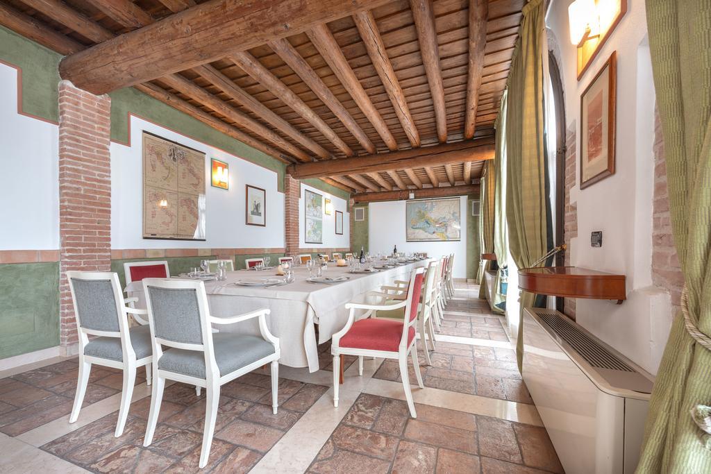 Hotel Villa Malaspina Castel d'Azzano Luaran gambar