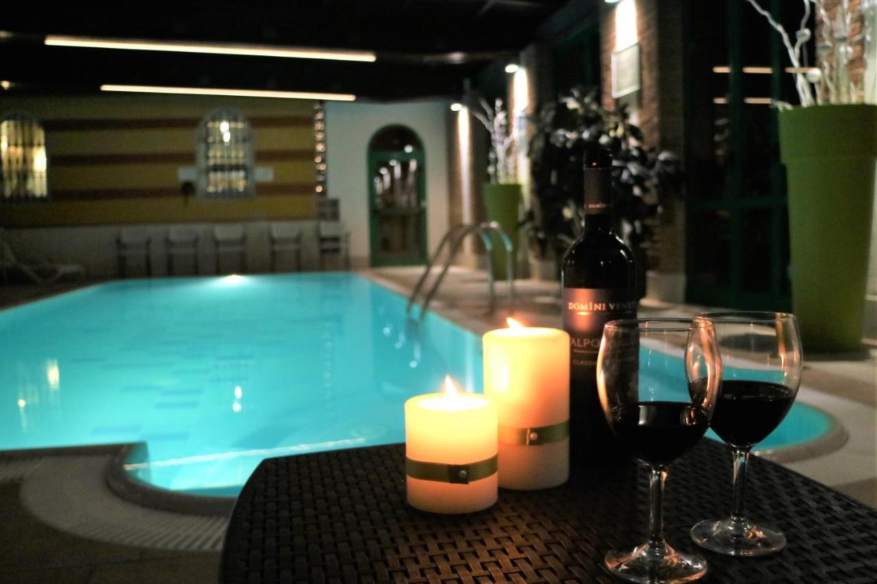 Hotel Villa Malaspina Castel d'Azzano Luaran gambar